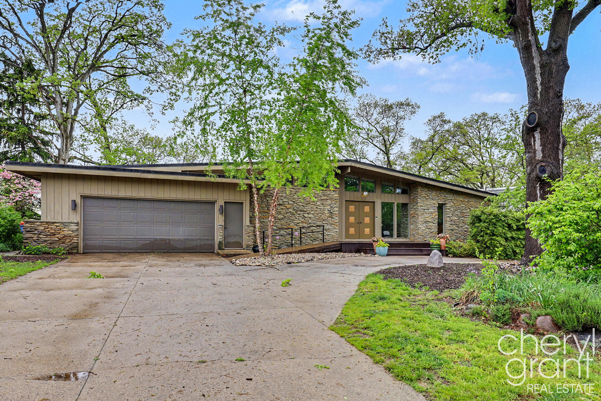 3255 Dorais Drive NE Grand Rapids MI 49525