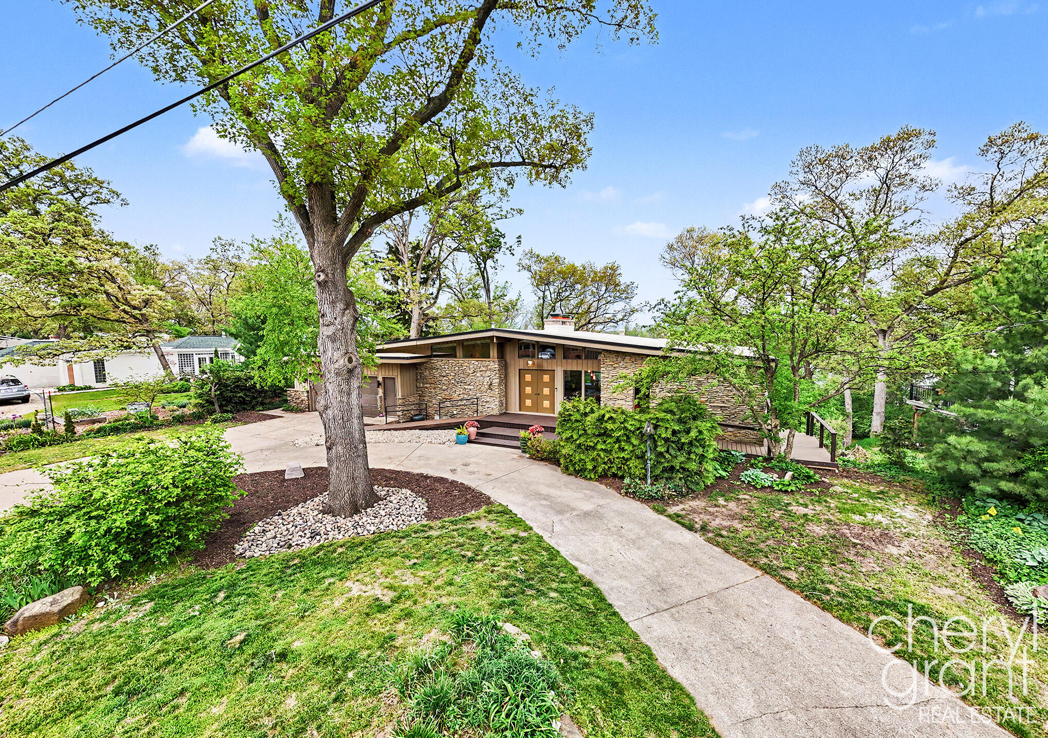 3255 Dorais Drive NE Grand Rapids MI 49525