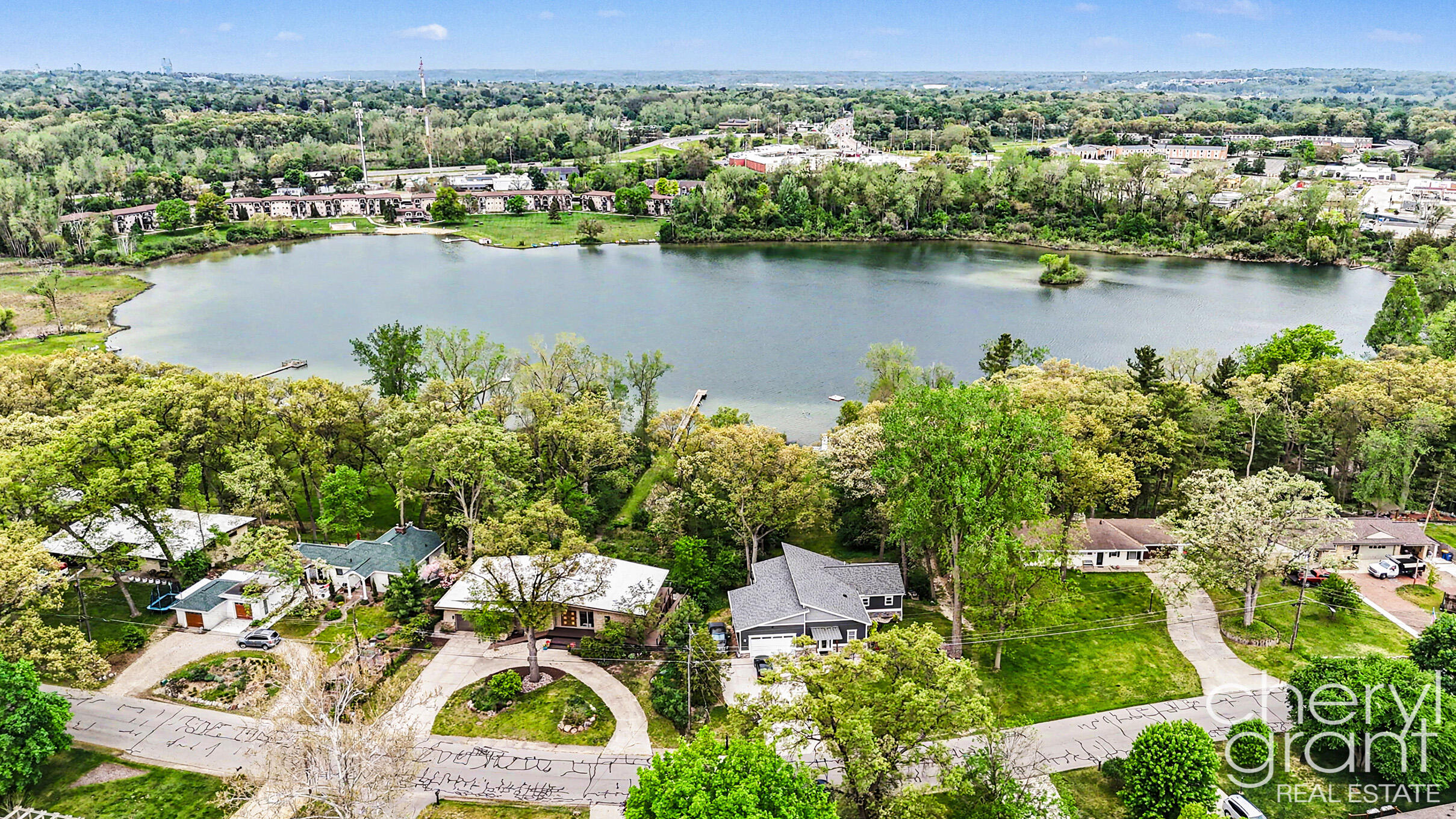 3255 Dorais Drive NE Grand Rapids MI 49525