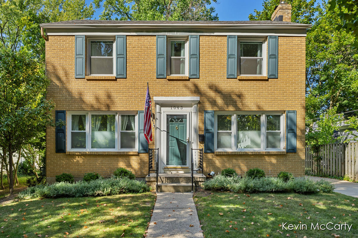 East Grand Rapids MI, 1043 Floral Avenue SE