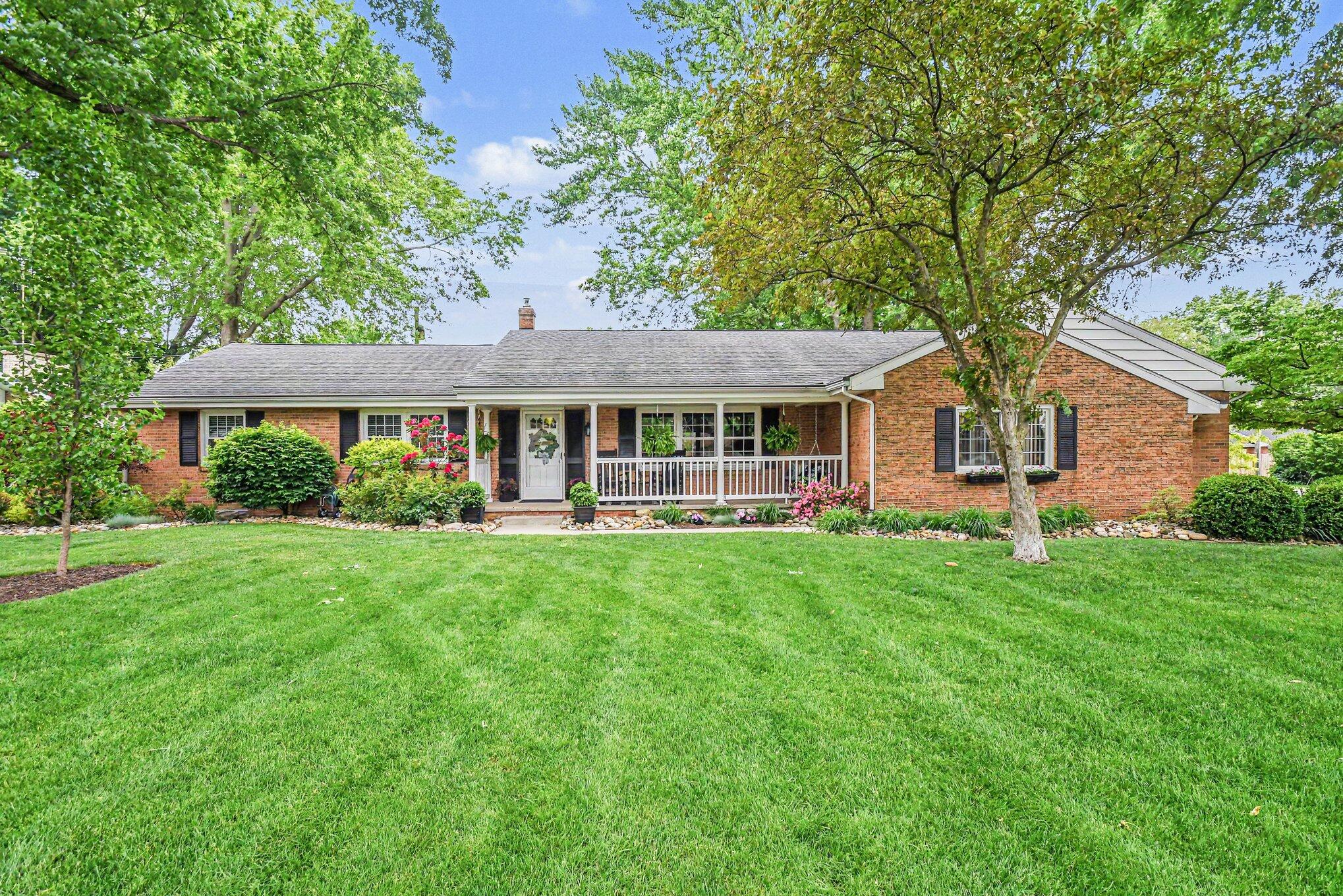 1576 S Bonny Bruce Drive Stevensville MI 49127