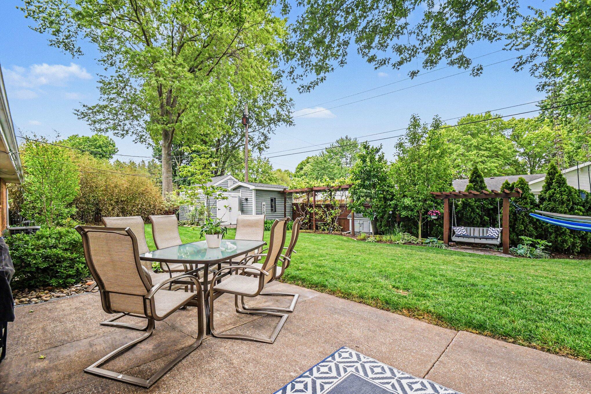 1576 S Bonny Bruce Drive Stevensville MI 49127