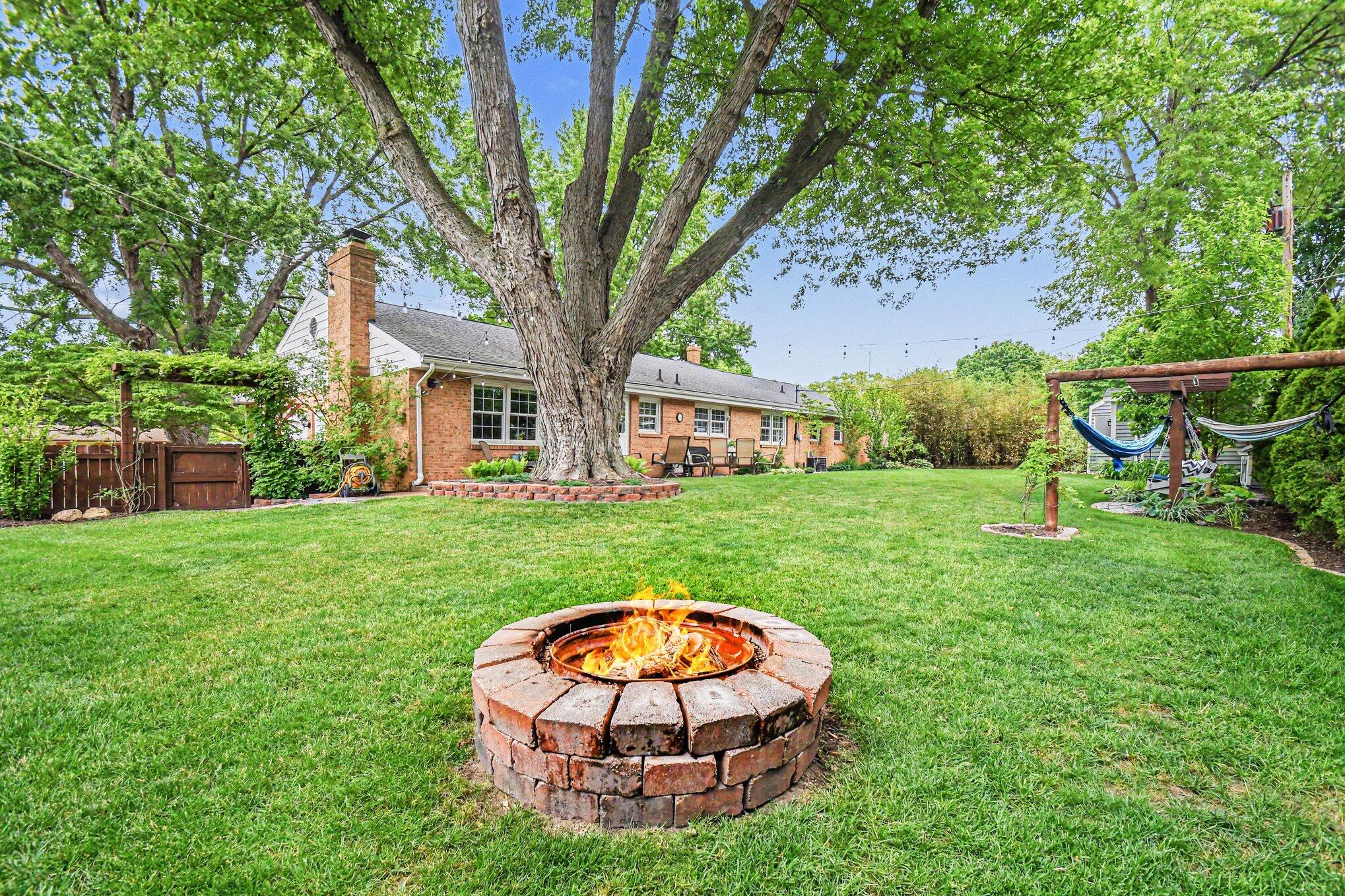 1576 S Bonny Bruce Drive Stevensville MI 49127