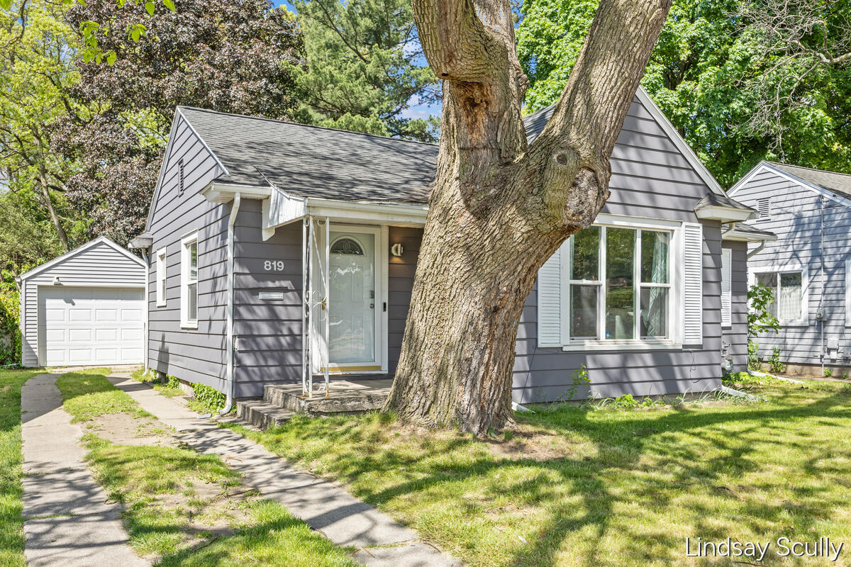 819 Alger Street SE Grand Rapids MI 49507