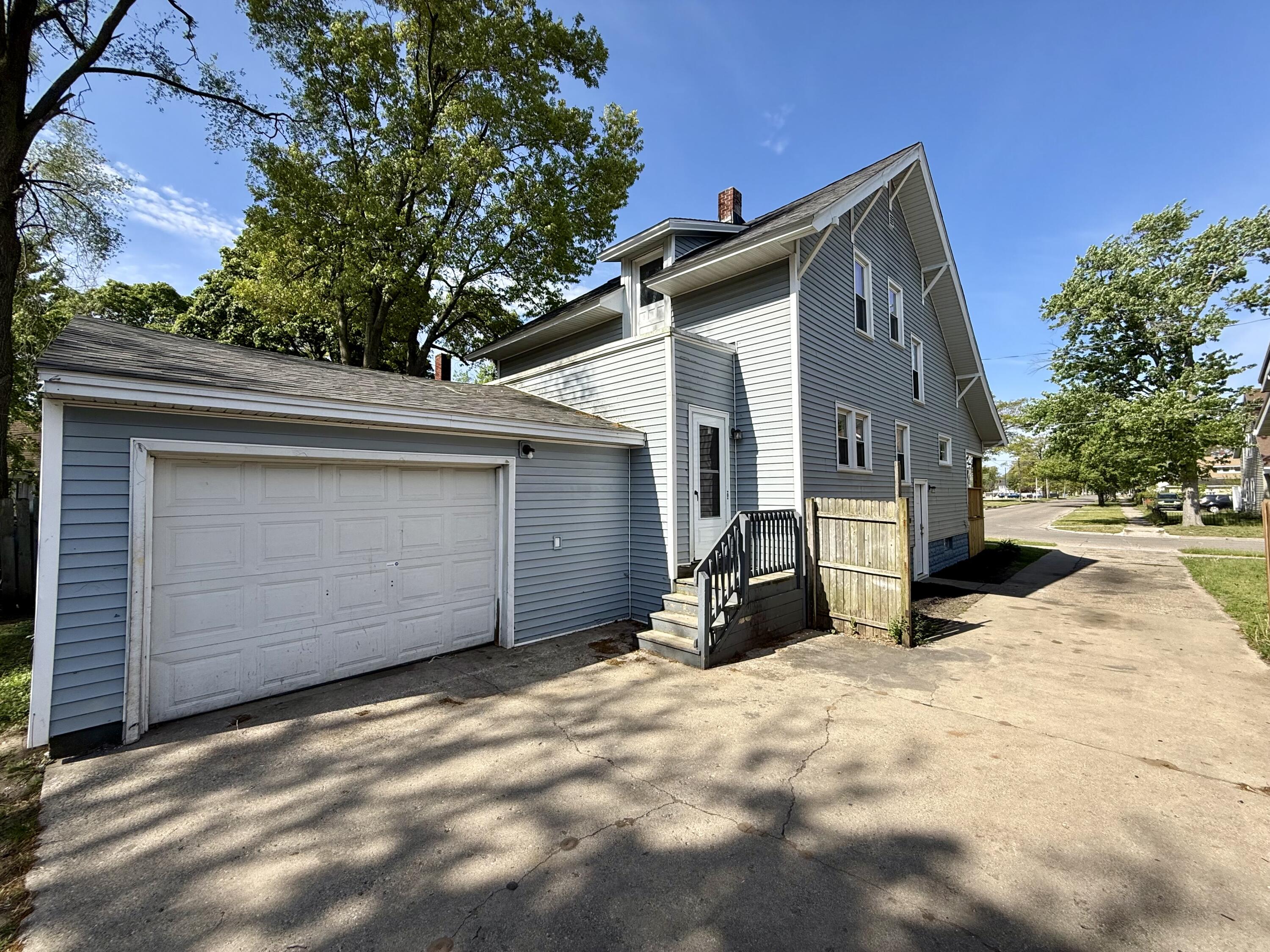 1552 Hoyt Street Muskegon MI 49442