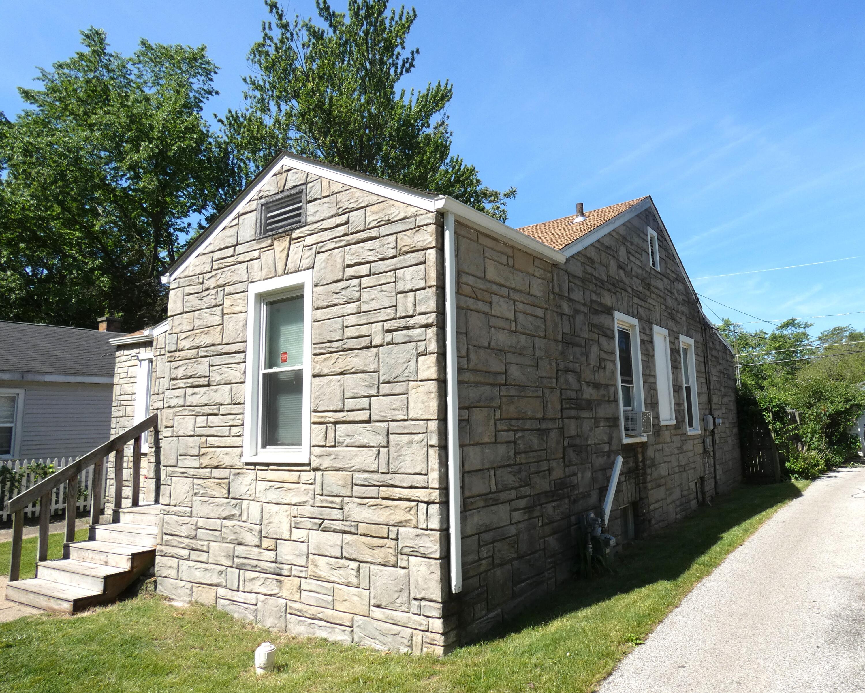 1236 Jennings Avenue Benton Harbor MI 49022