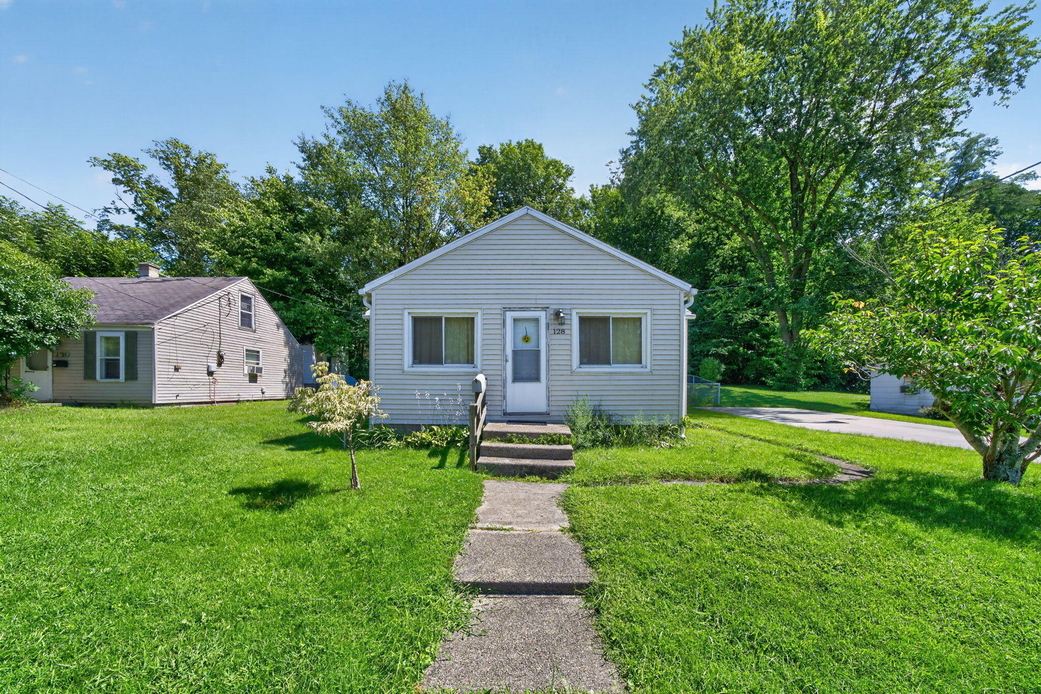 128 N East Street Cassopolis MI 49031