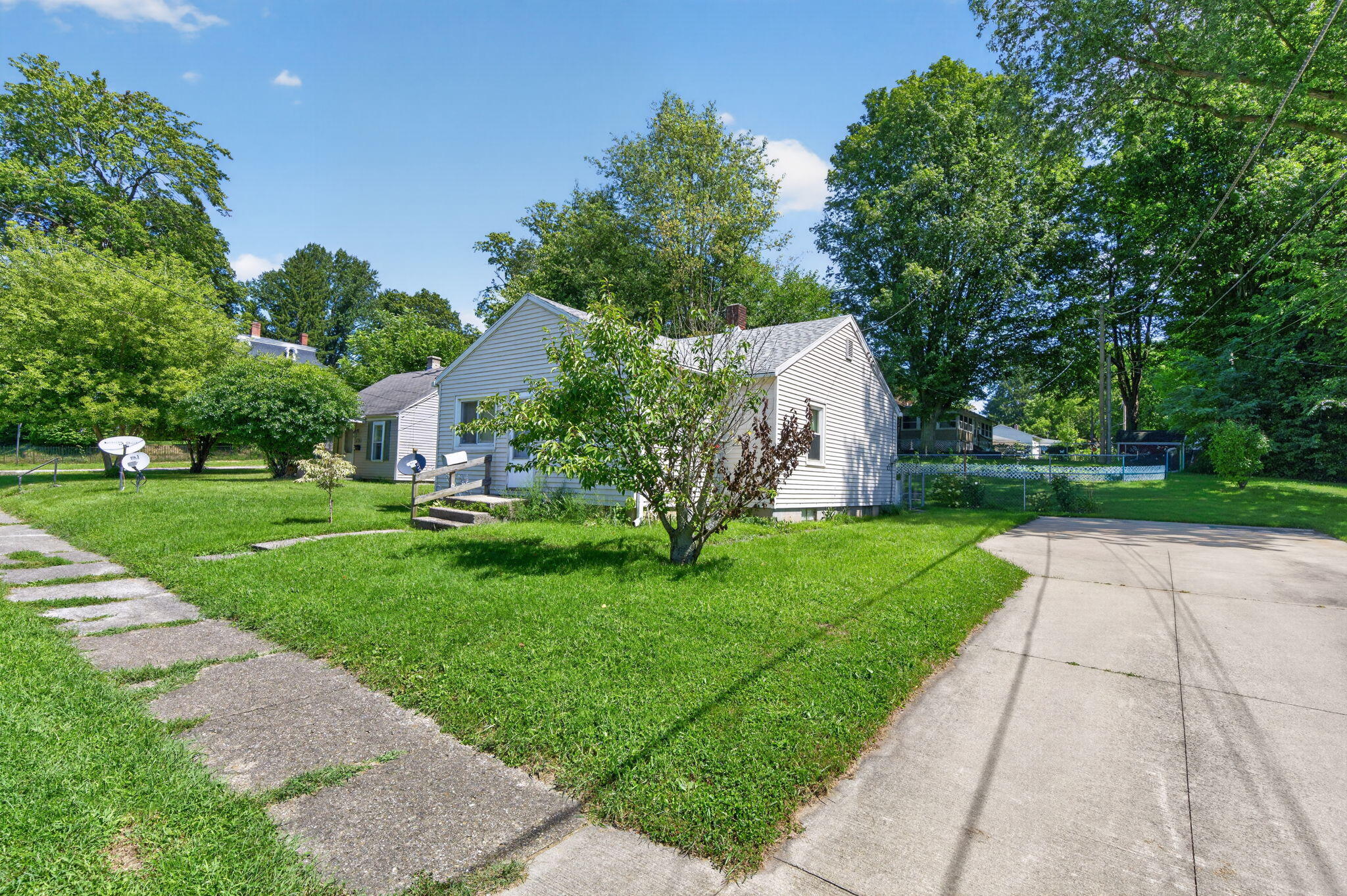 128 N East Street Cassopolis MI 49031