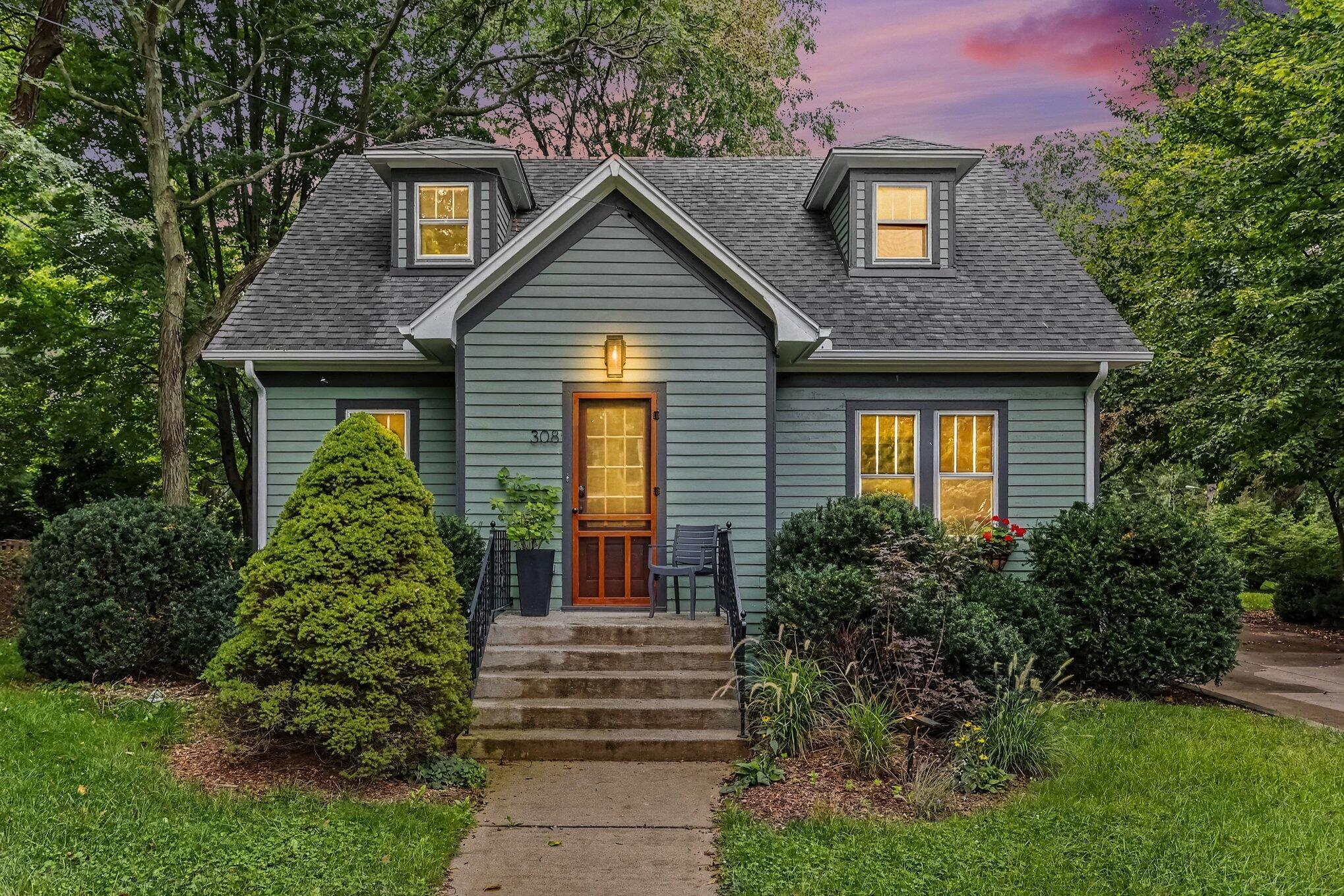 New Buffalo MI, 308 S Barker Street