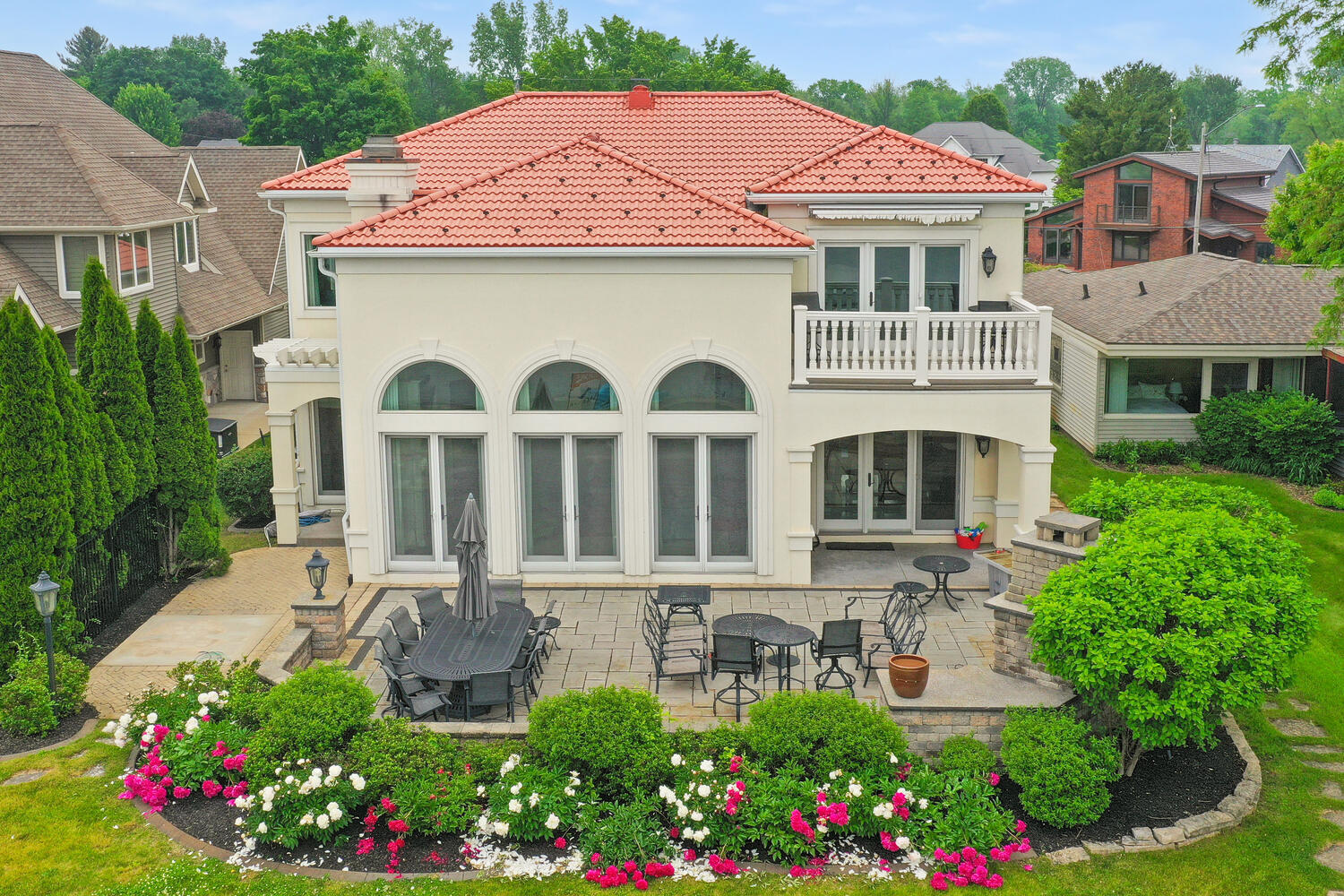 68283 Park Shore Drive Edwardsburg MI 49112