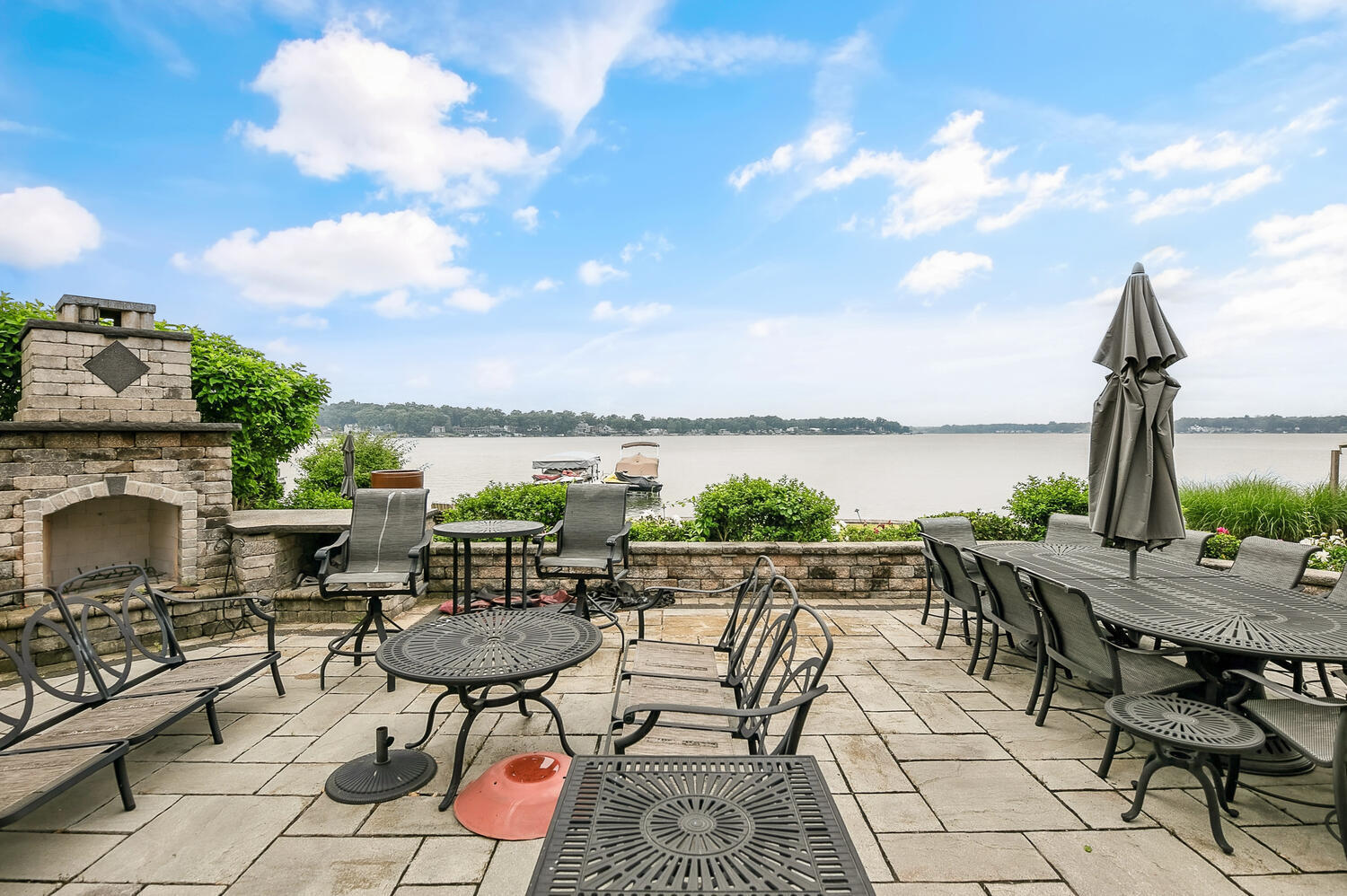 68283 Park Shore Drive Edwardsburg MI 49112