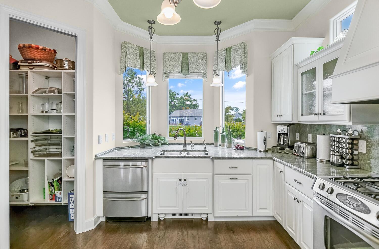 68283 Park Shore Drive Edwardsburg MI 49112