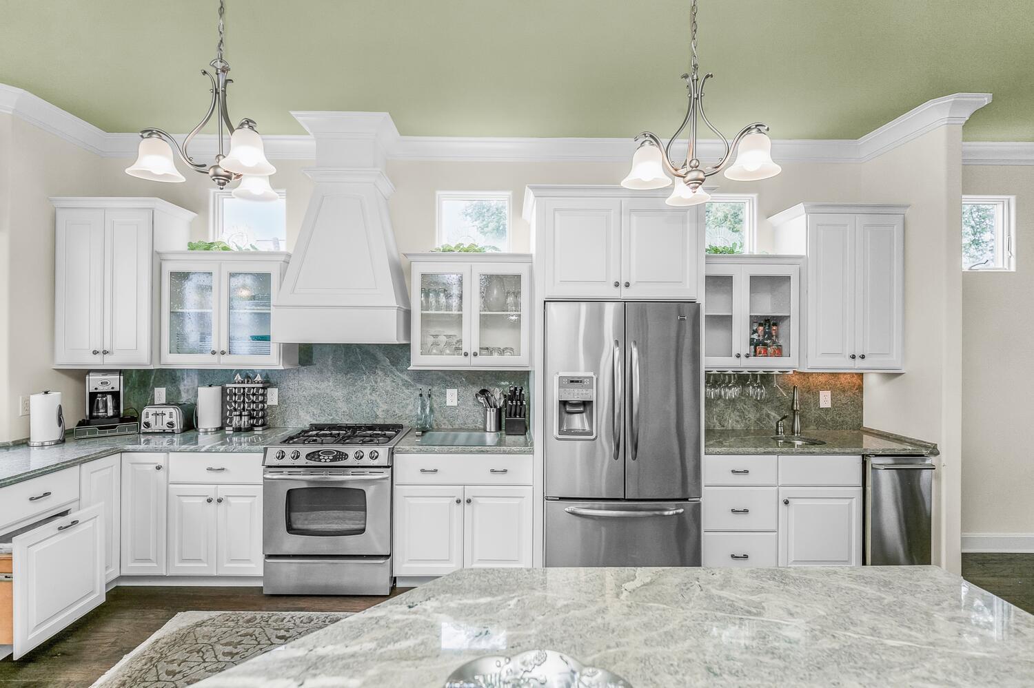 68283 Park Shore Drive Edwardsburg MI 49112