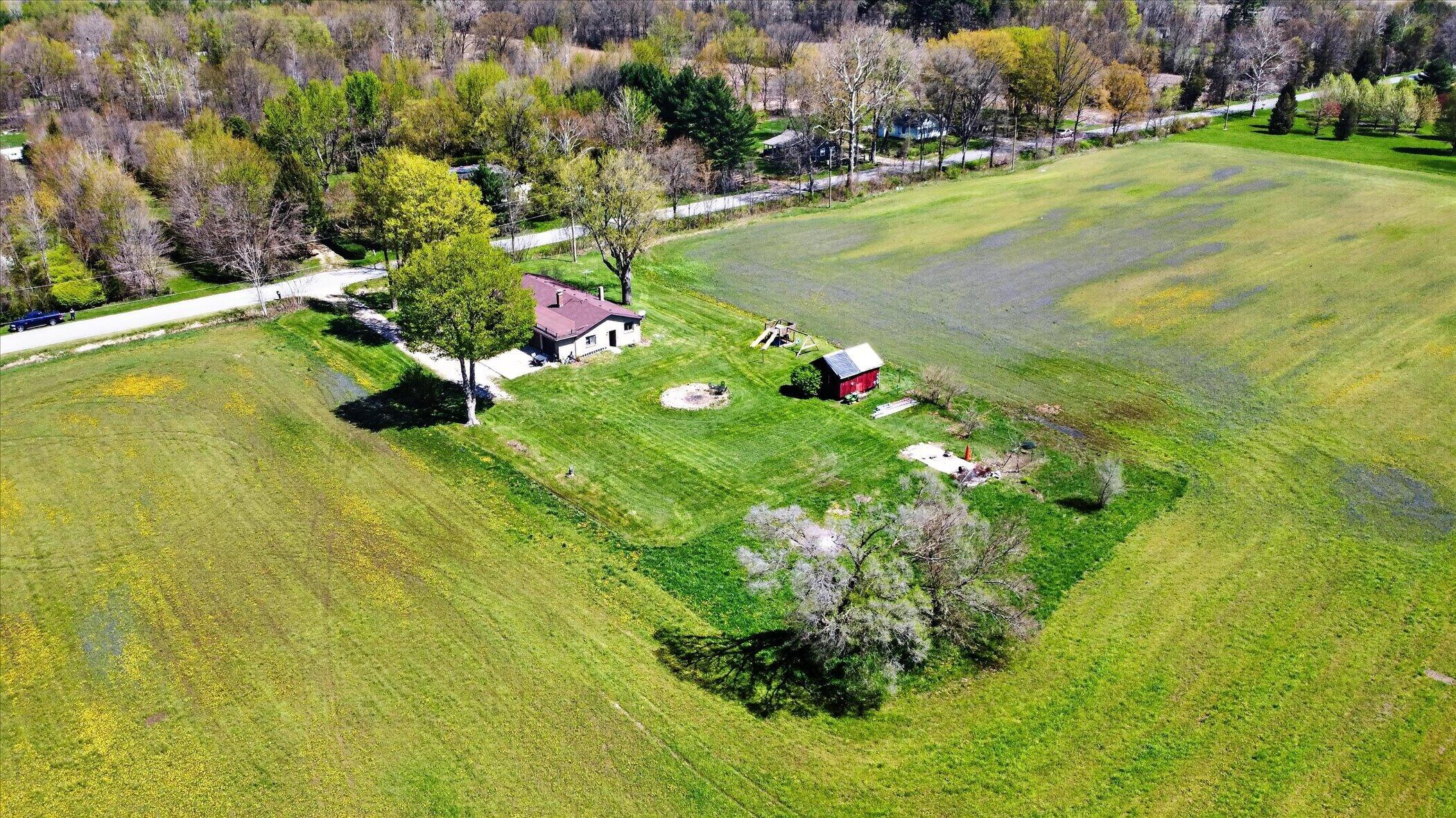 3262 W Wagner Road Buchanan MI 49107