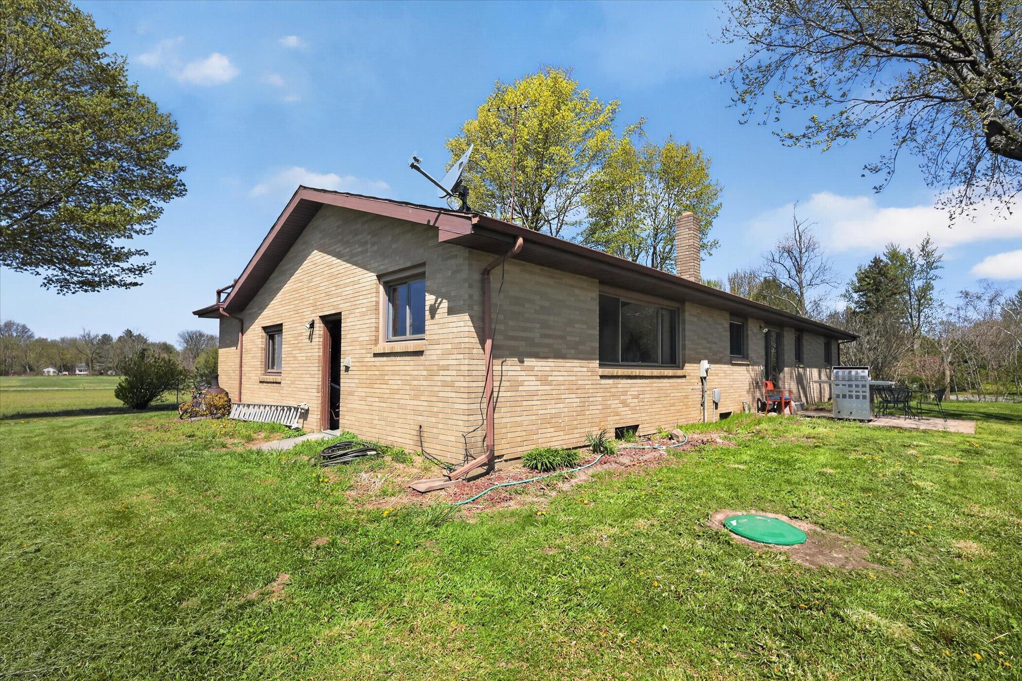 3262 W Wagner Road Buchanan MI 49107