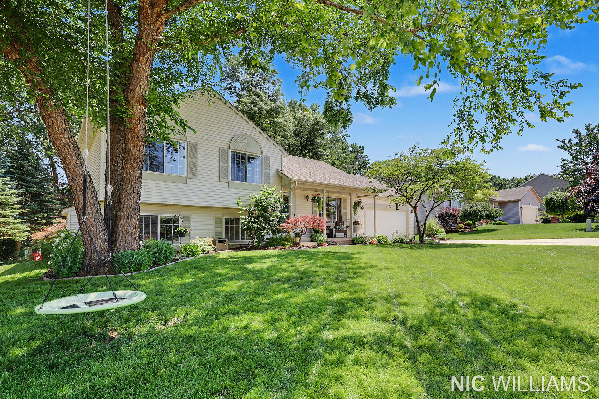 4700 Paramount Drive NE Grand Rapids MI 49525