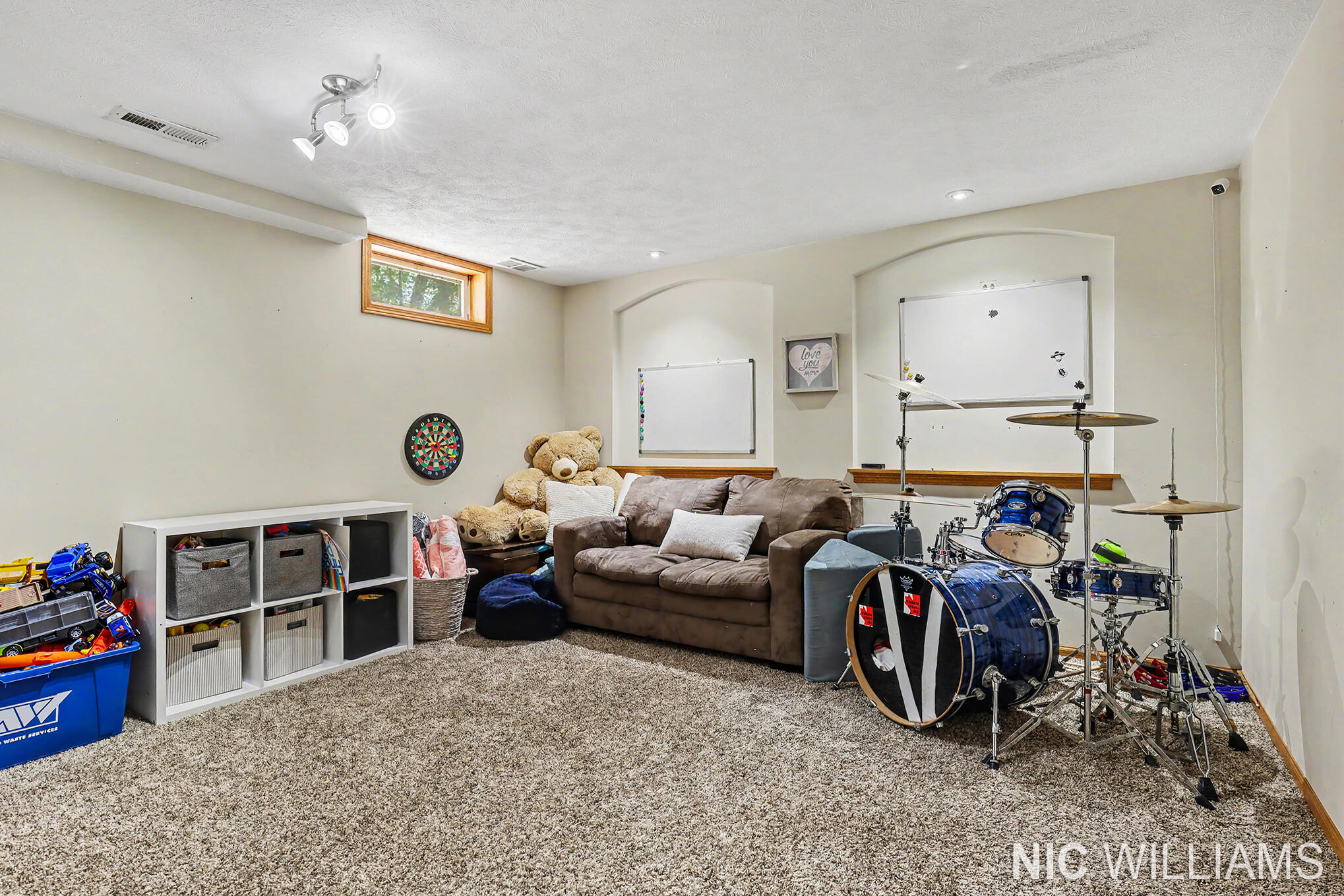 4700 Paramount Drive NE Grand Rapids MI 49525
