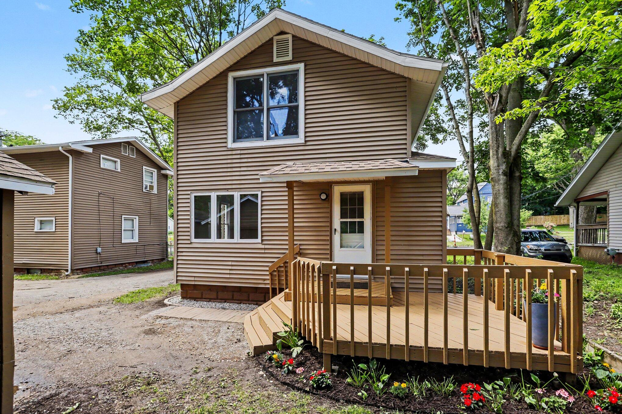320 Trimble Avenue Kalamazoo MI 49048