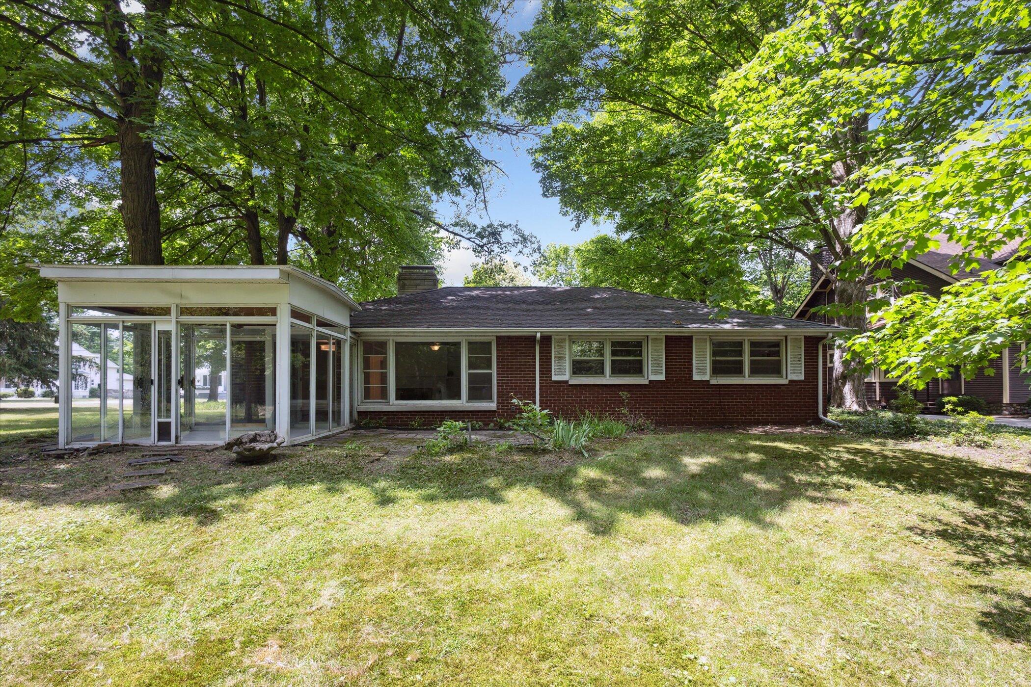 413 S St Joseph Avenue Niles MI 49120