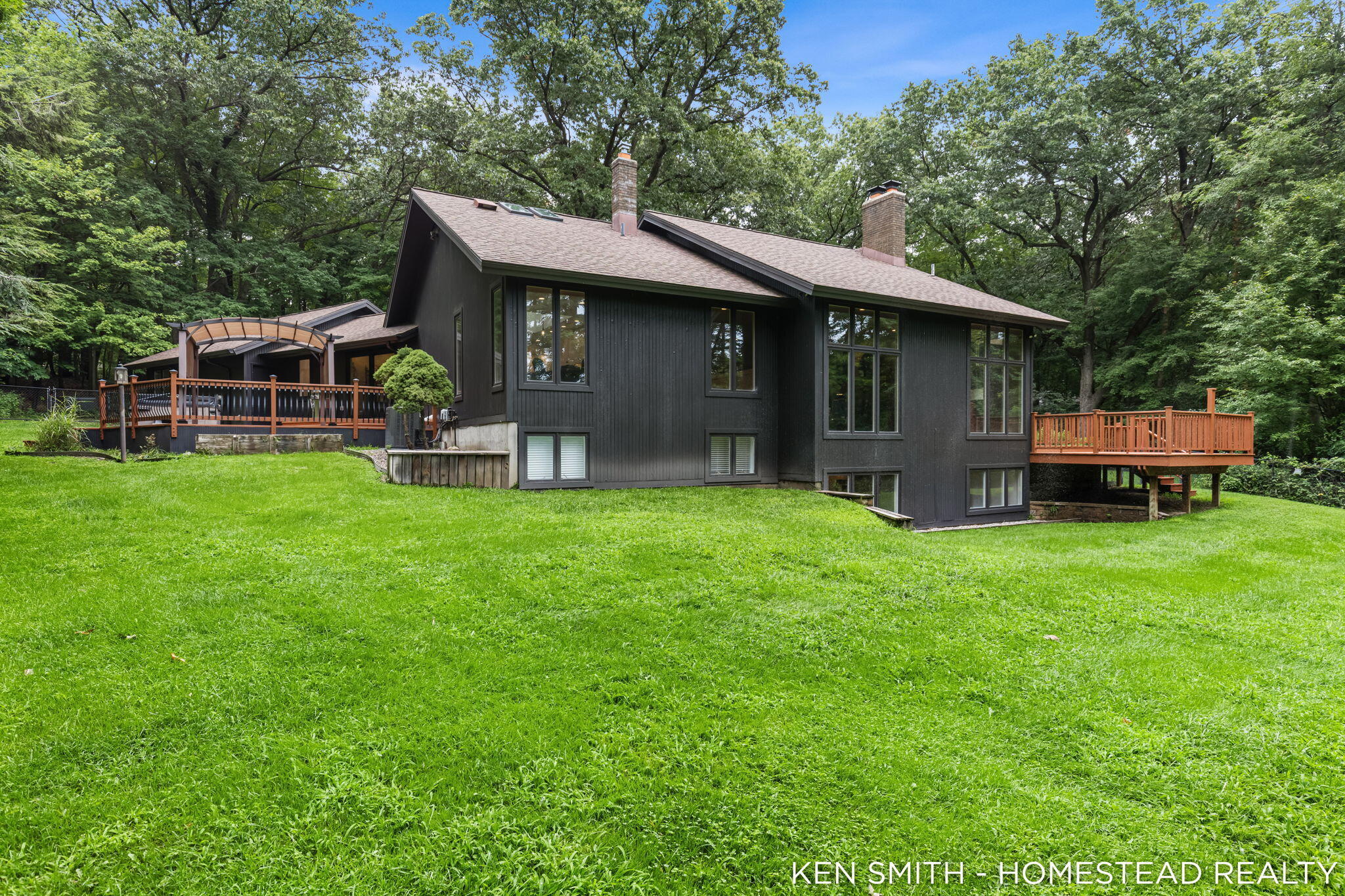 1660 Mont Rue Drive SE Grand Rapids MI 49546