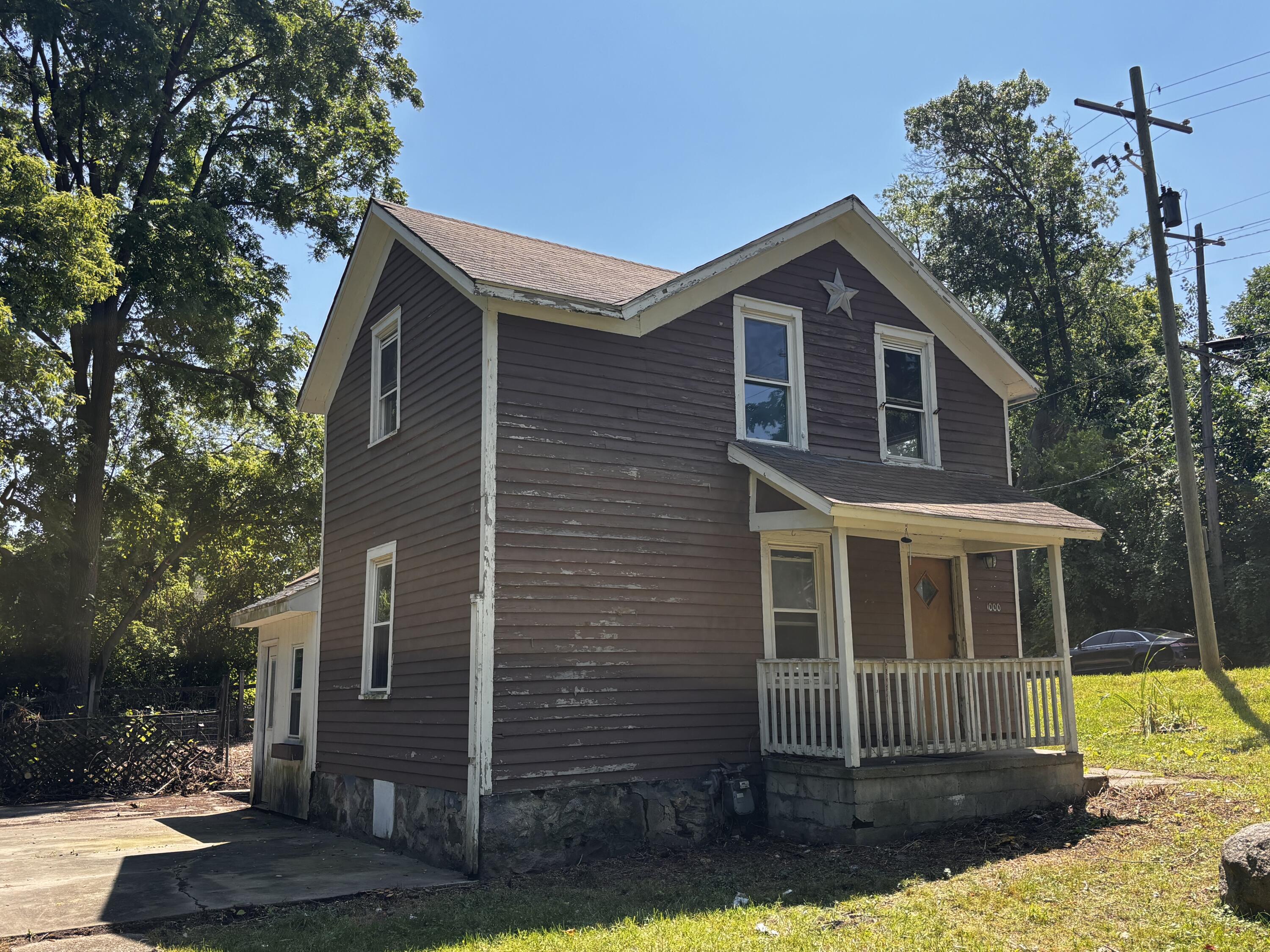 1000 College Avenue NE Grand Rapids MI 49503