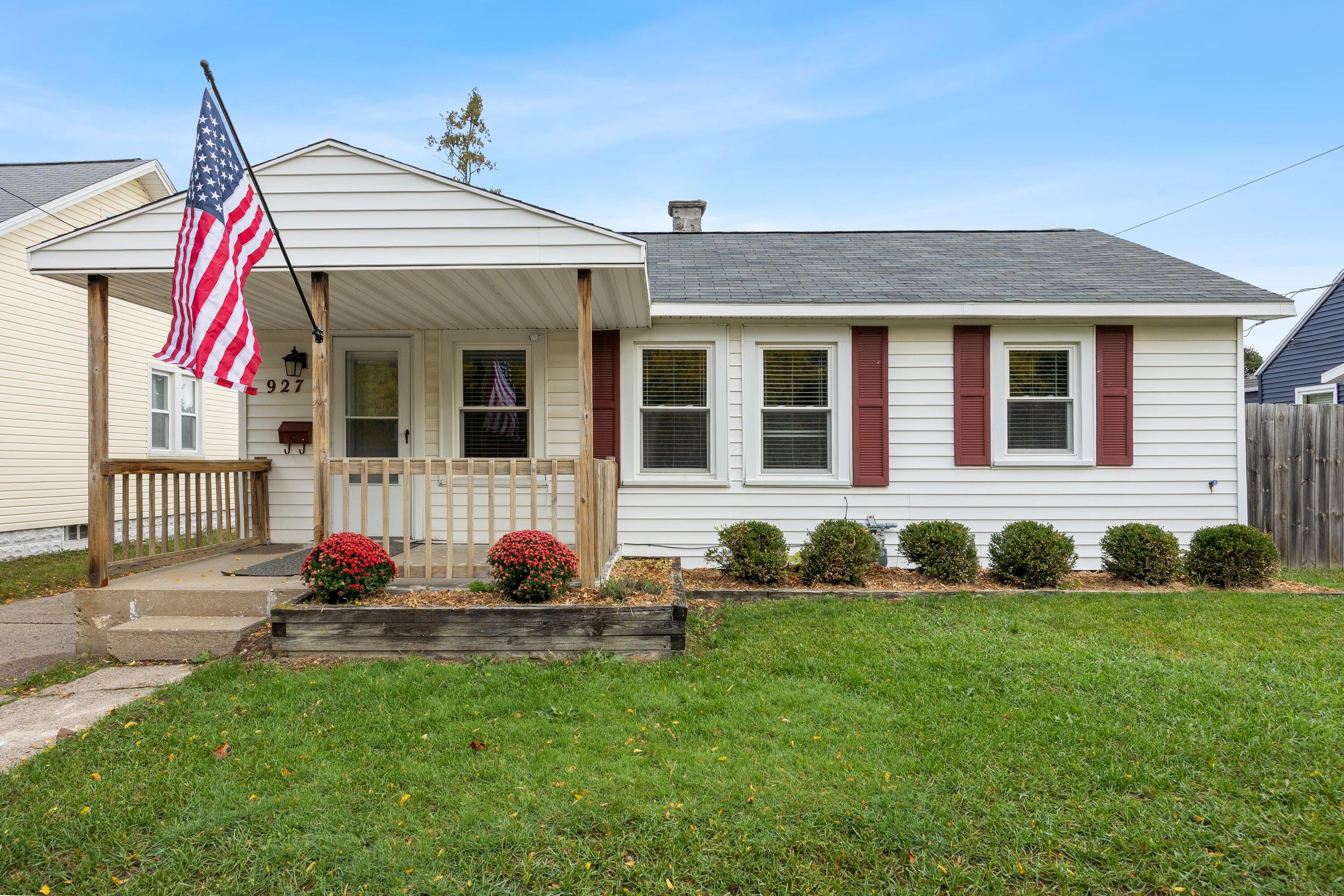 927 Aberdeen Street NE Grand Rapids MI 49505