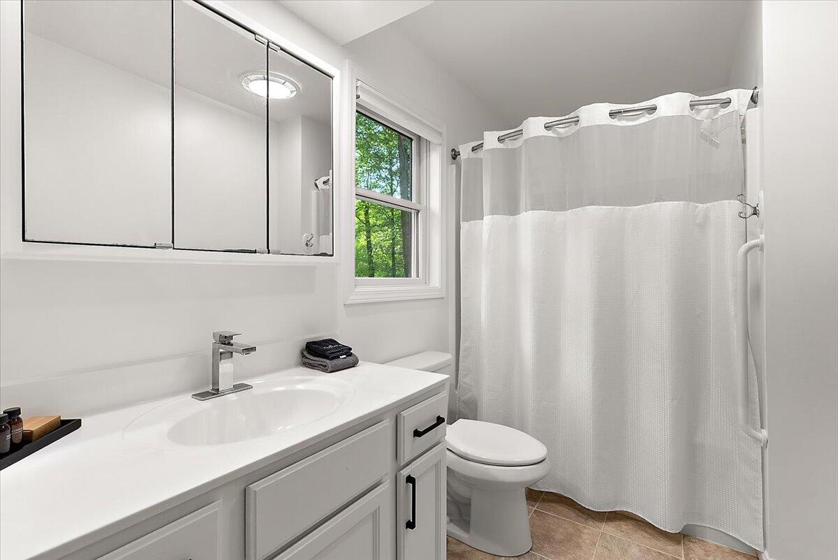 997 Singapore Drive Saugatuck MI 49453