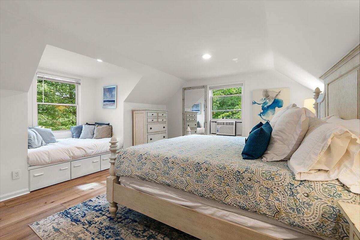 997 Singapore Drive Saugatuck MI 49453
