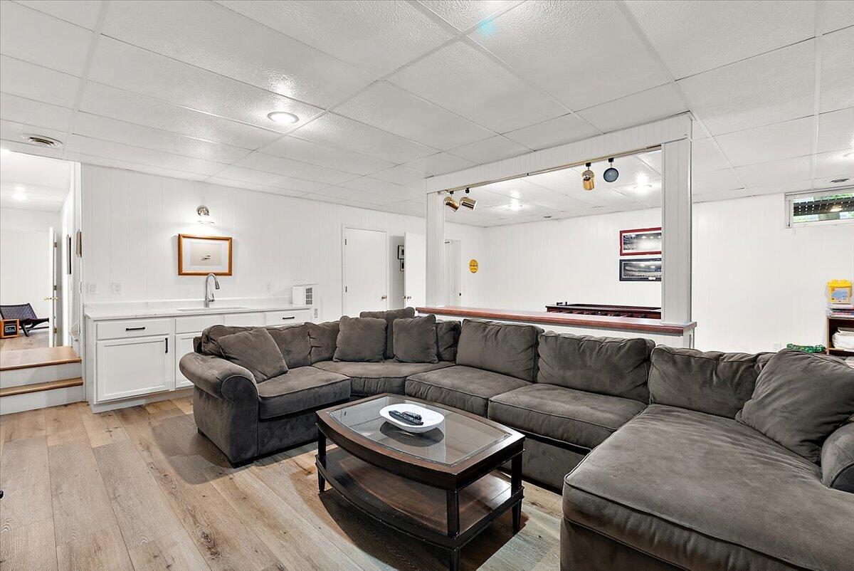 997 Singapore Drive Saugatuck MI 49453