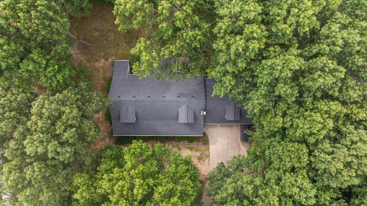 997 Singapore Drive Saugatuck MI 49453