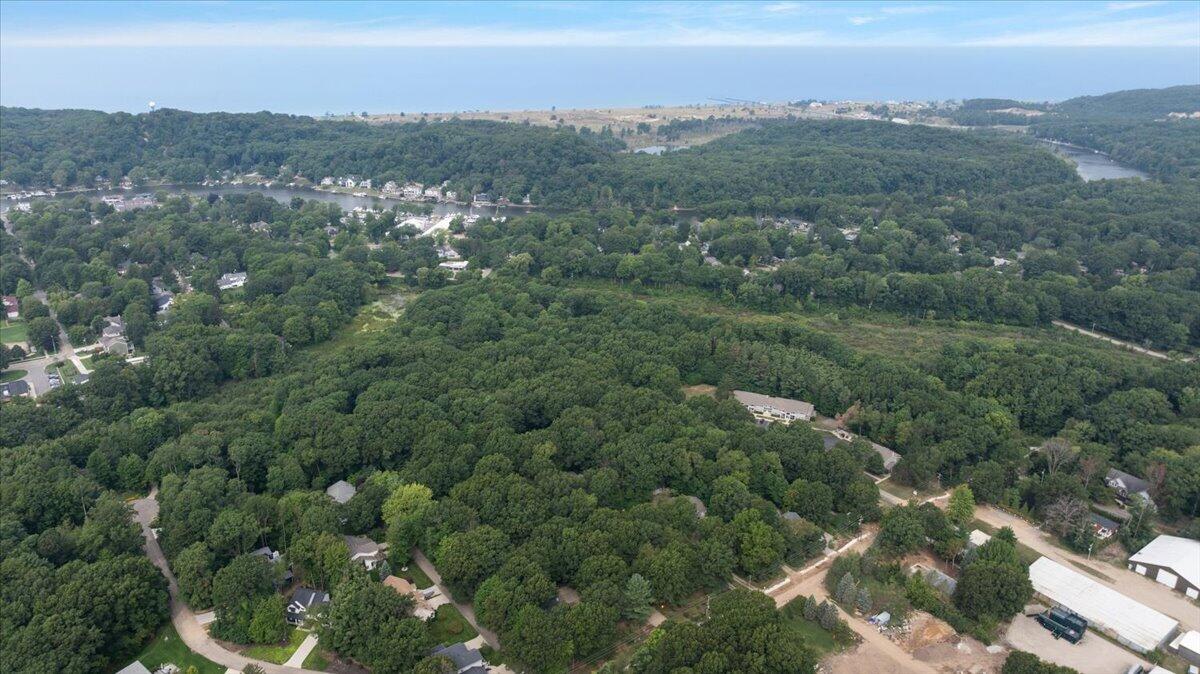 997 Singapore Drive Saugatuck MI 49453