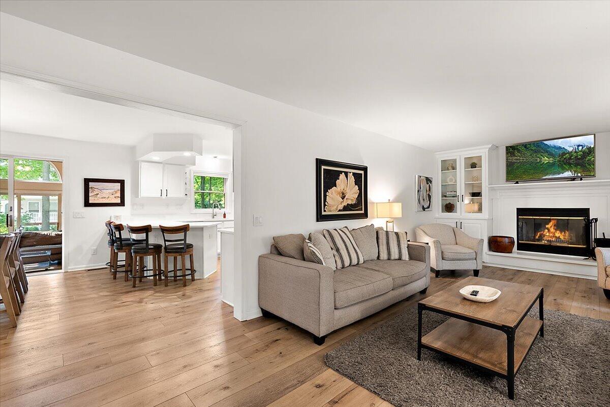 997 Singapore Drive Saugatuck MI 49453