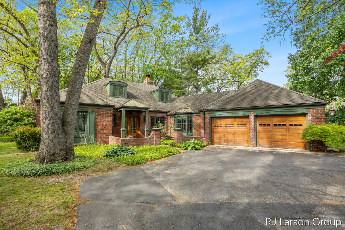 2033 Coronado Drive SE Grand Rapids MI 49506
