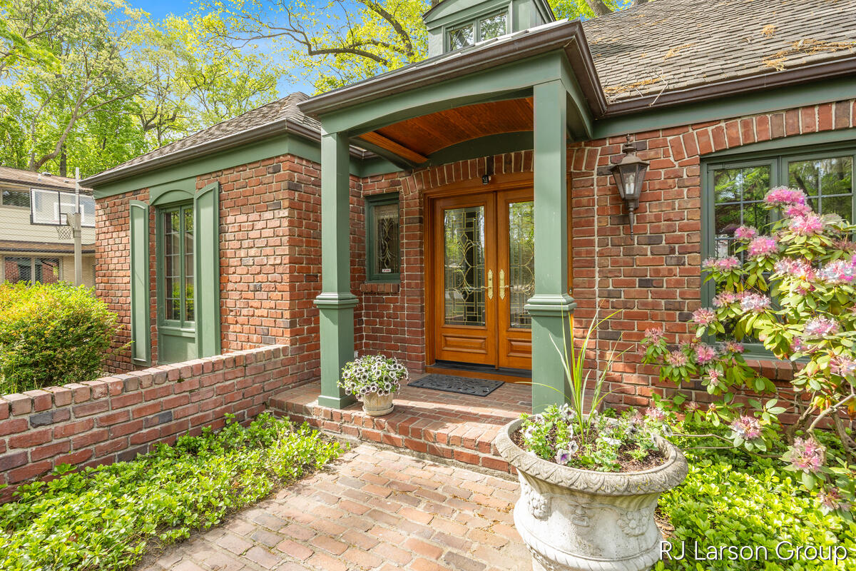 2033 Coronado Drive SE Grand Rapids MI 49506