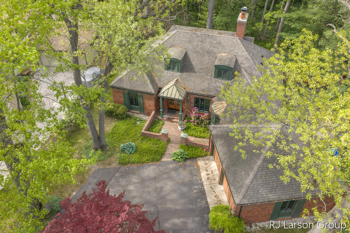 2033 Coronado Drive SE Grand Rapids MI 49506
