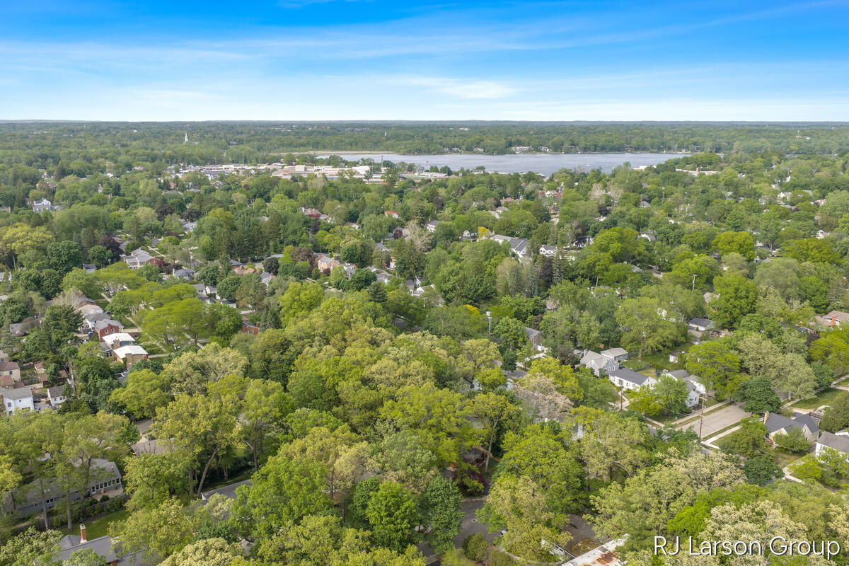 2033 Coronado Drive SE Grand Rapids MI 49506