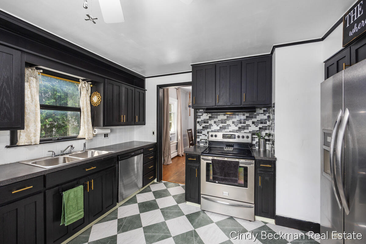 368 E 24th Street Holland MI 49423