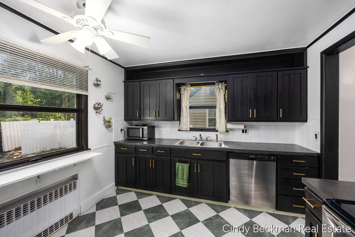 368 E 24th Street Holland MI 49423