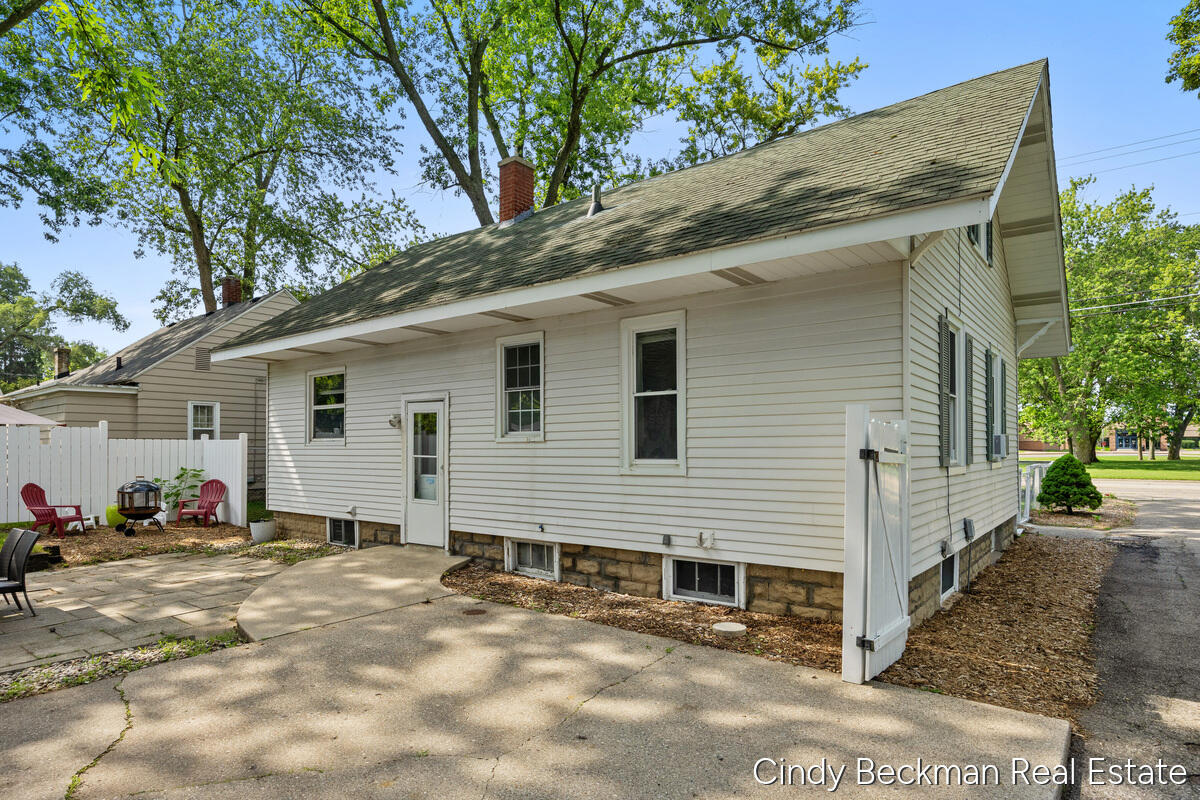 368 E 24th Street Holland MI 49423