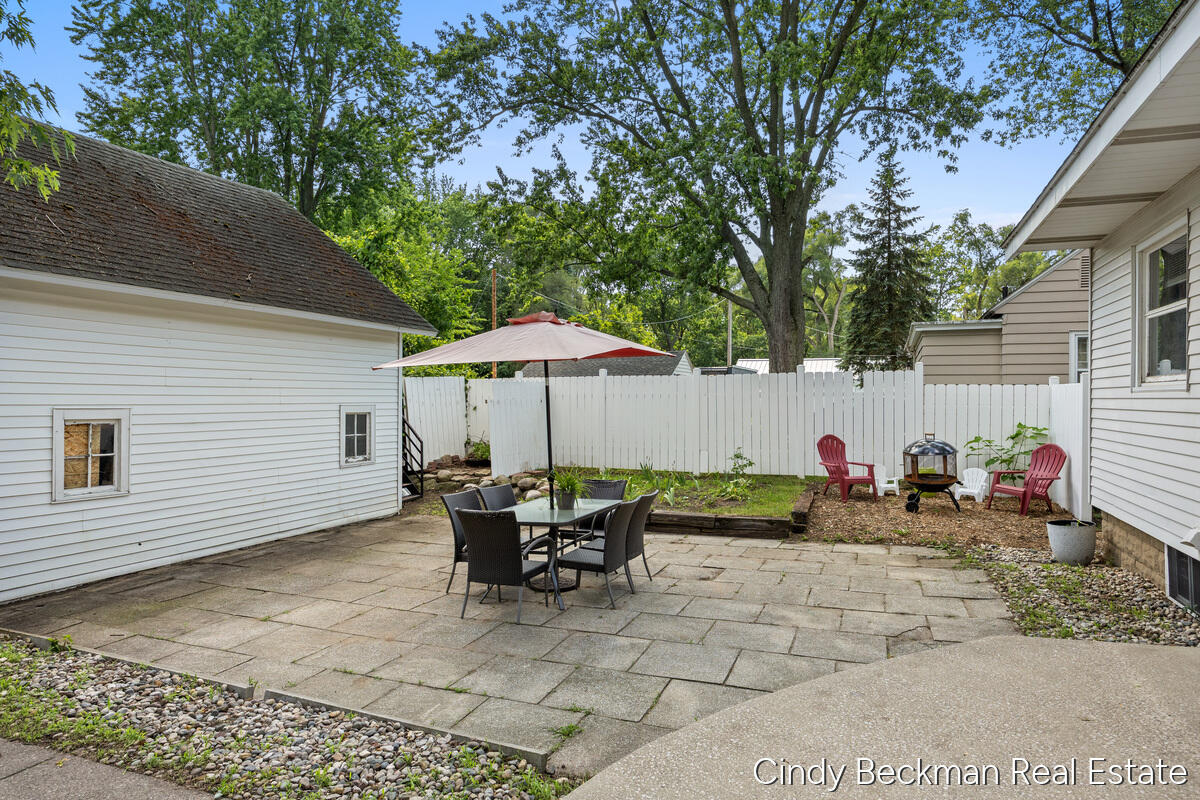 368 E 24th Street Holland MI 49423