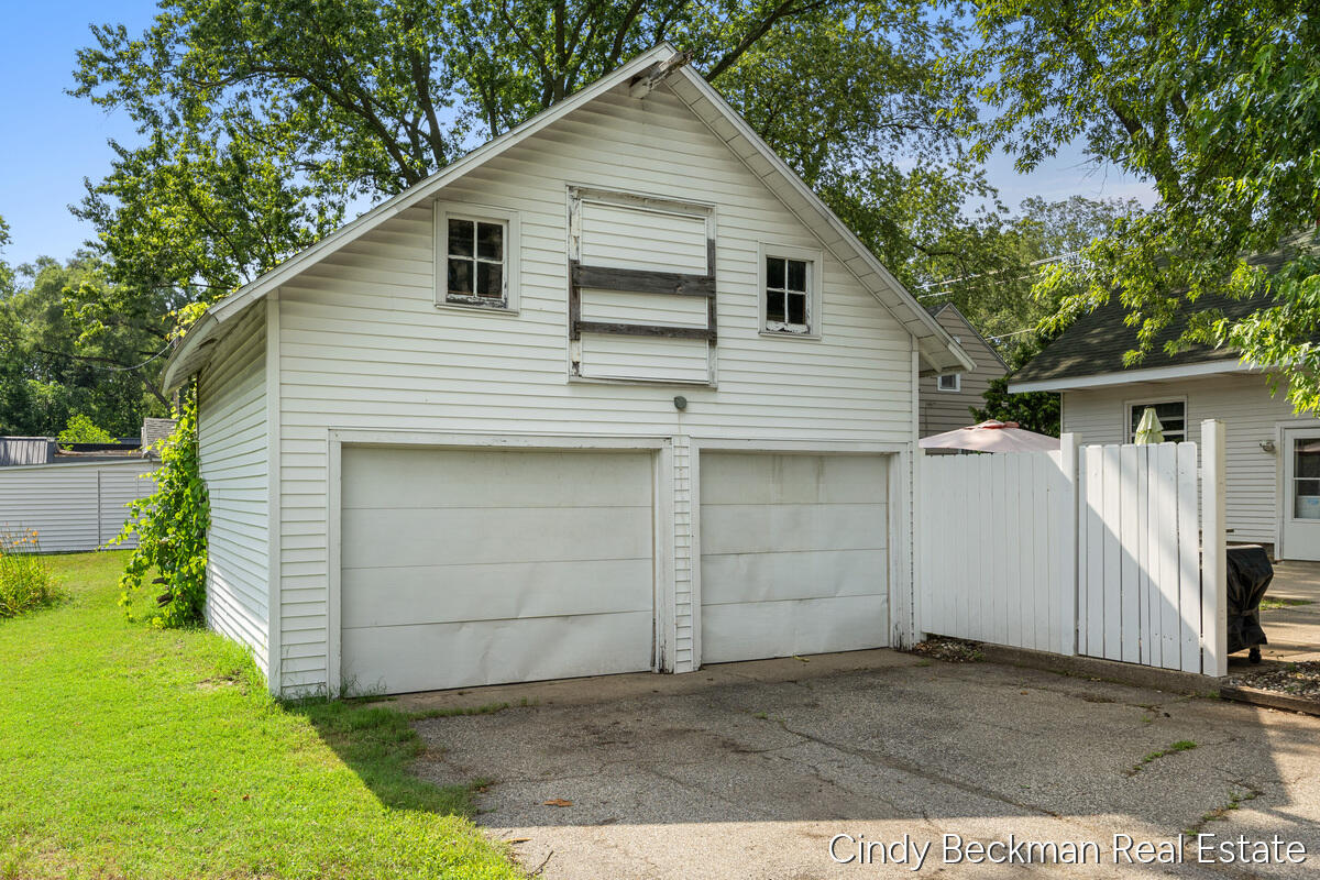 368 E 24th Street Holland MI 49423