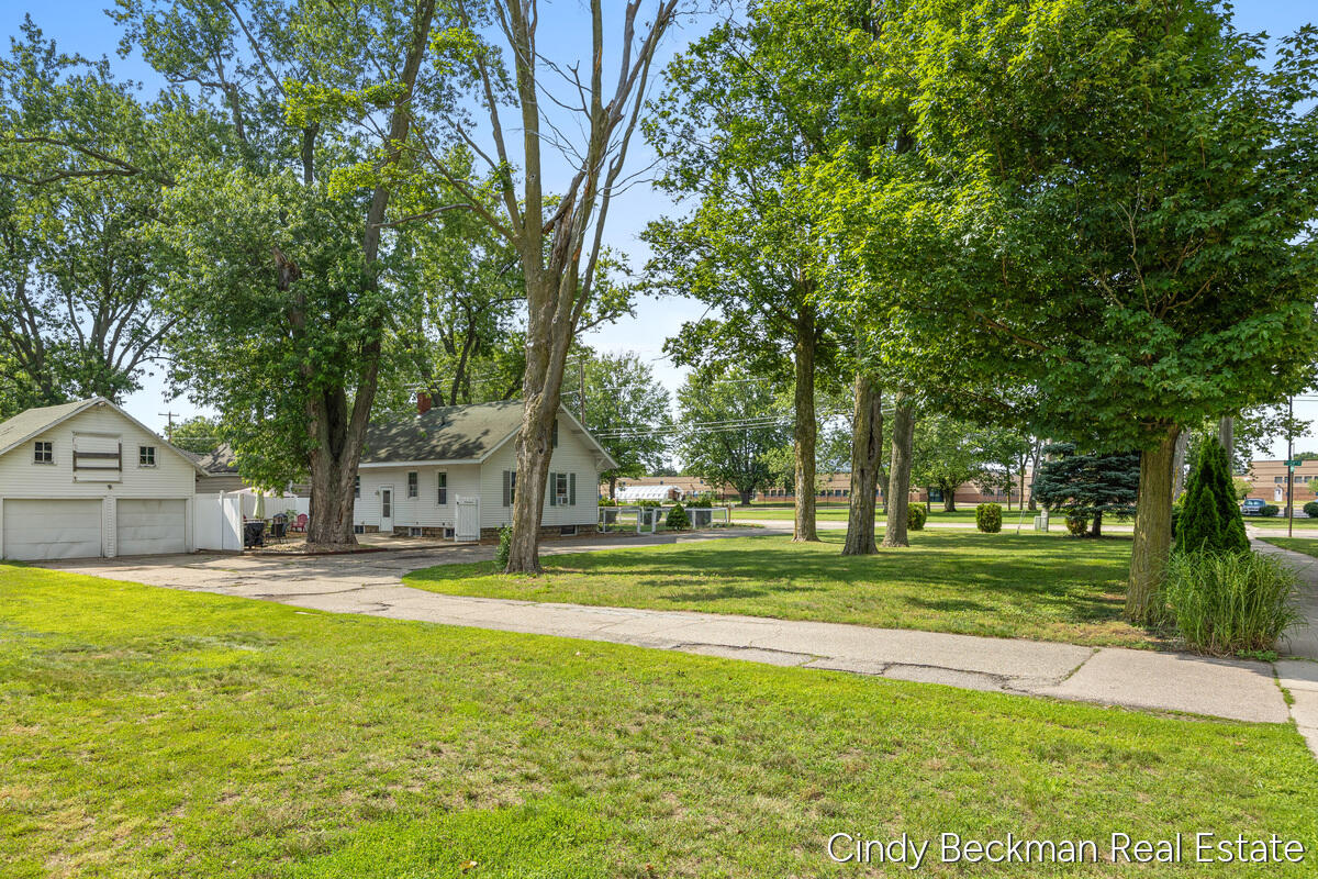 368 E 24th Street Holland MI 49423