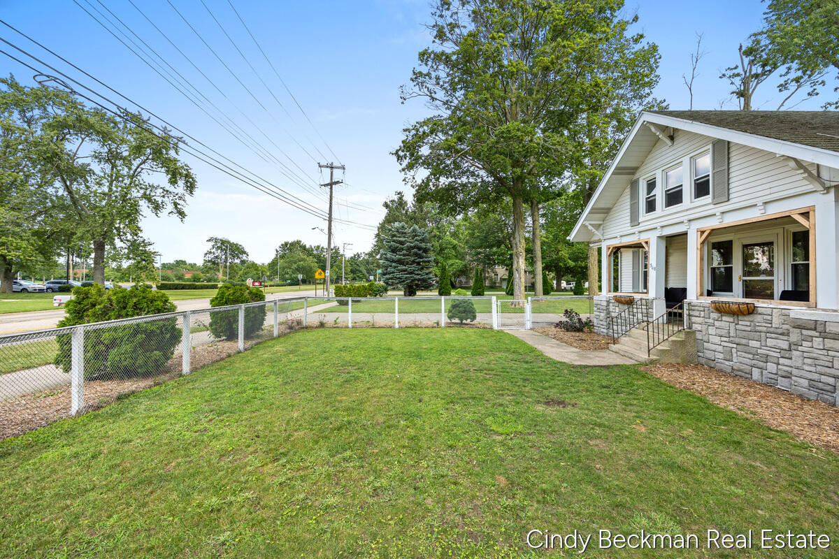 368 E 24th Street Holland MI 49423