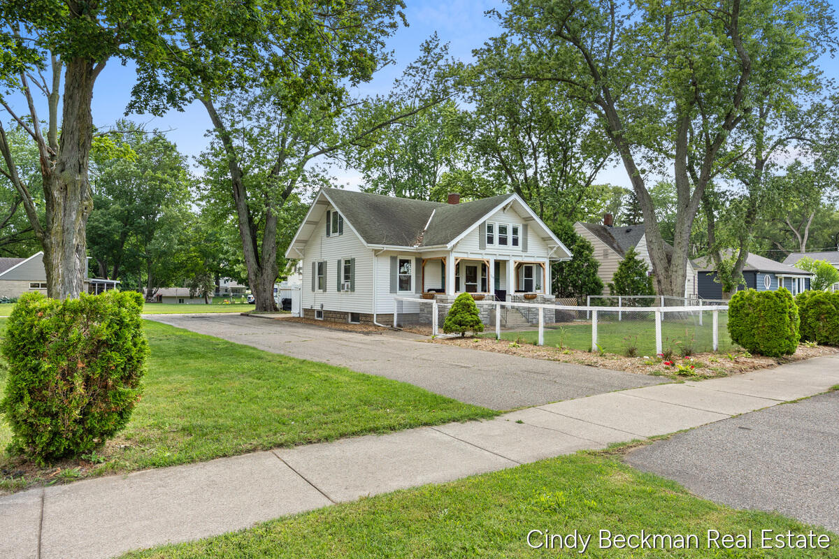 368 E 24th Street Holland MI 49423