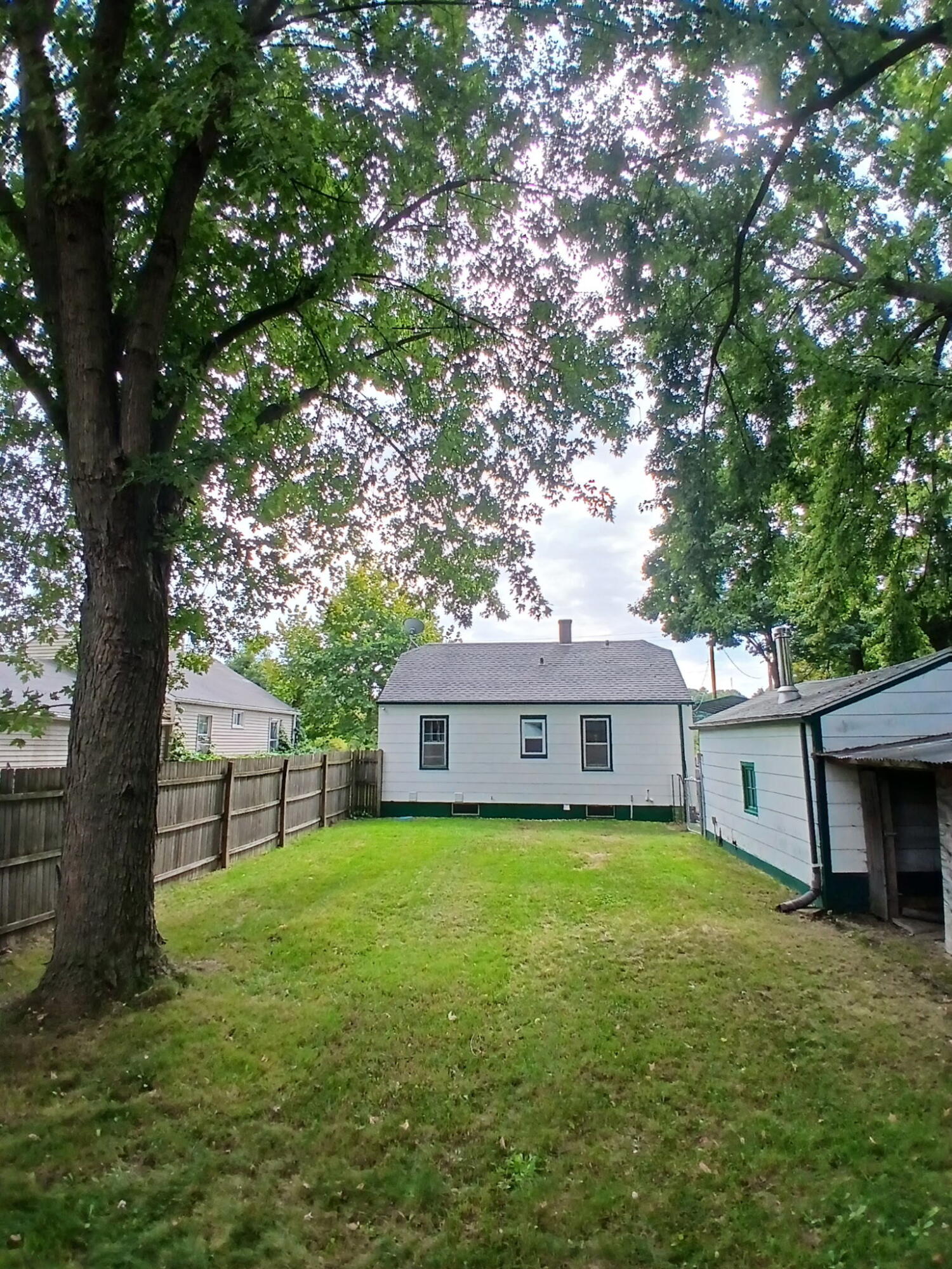 1053 E Empire Avenue Benton Harbor MI 49022