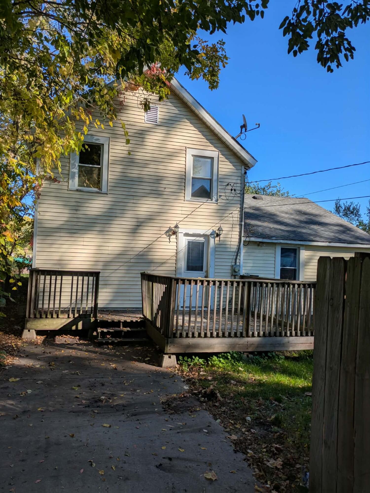 2232 Hoyle Avenue NW Grand Rapids MI 49544