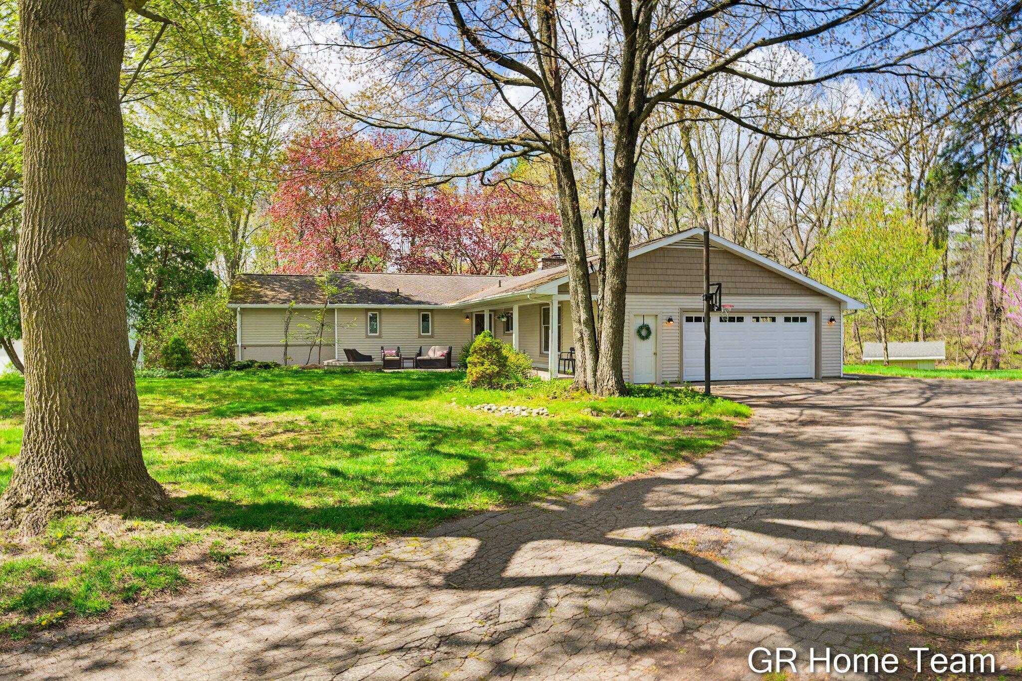 4090 Baywood Drive SE Grand Rapids MI 49546