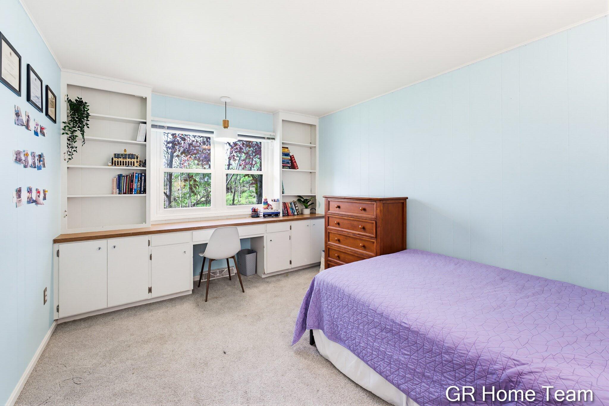 4090 Baywood Drive SE Grand Rapids MI 49546