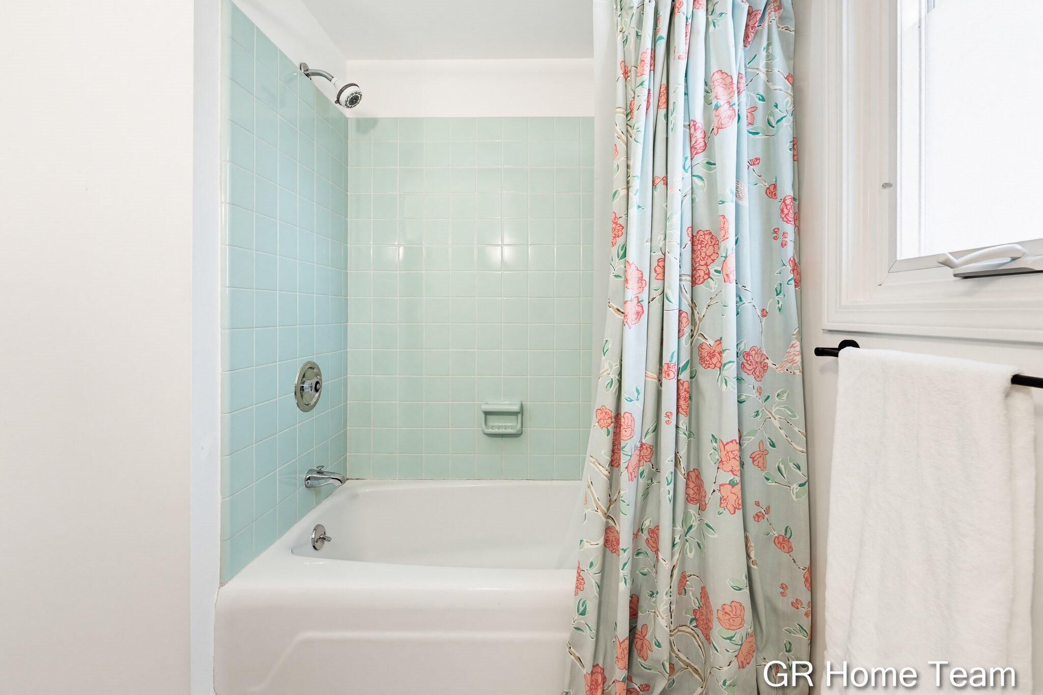4090 Baywood Drive SE Grand Rapids MI 49546