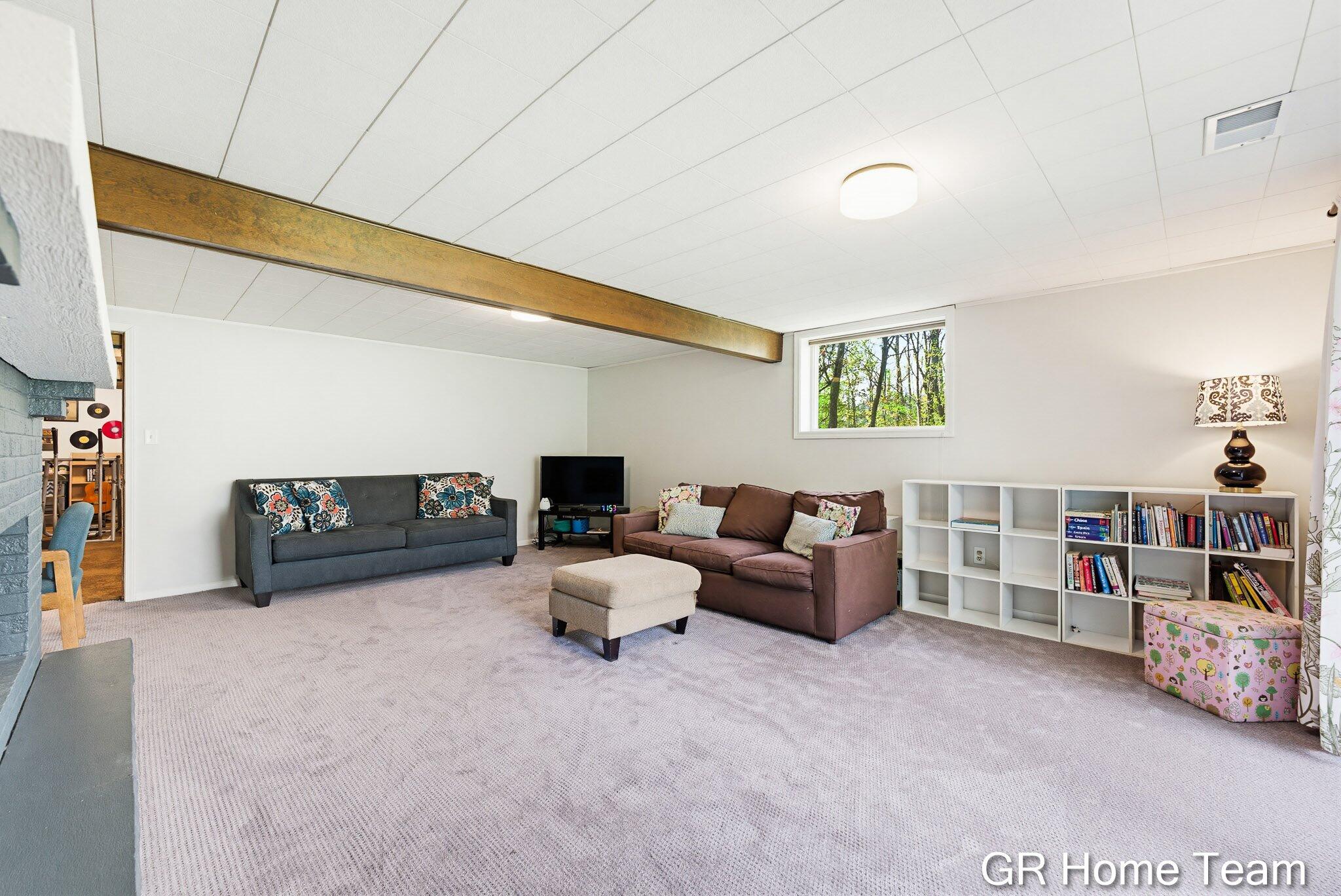 4090 Baywood Drive SE Grand Rapids MI 49546